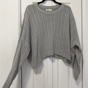 Hollister Men's Light Gray Crewneck Sweater